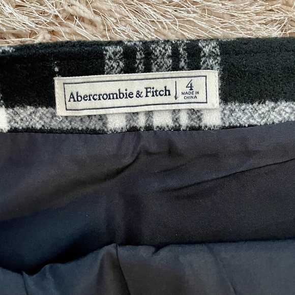 Abercrombie & Fitch Wool Mini Skirt, Black/White, 4, Gently Used - Picture 9 of 10